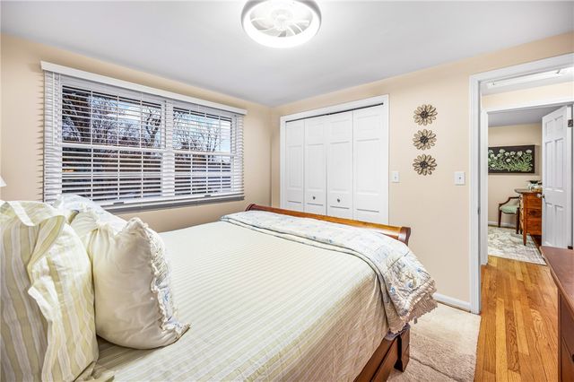 238 Meadowbrook Dr, New Wilmington Boro, PA 16142