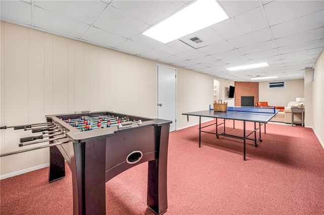 238 Meadowbrook Dr, New Wilmington Boro, PA 16142