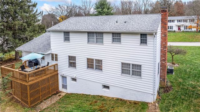 238 Meadowbrook Dr, New Wilmington Boro, PA 16142