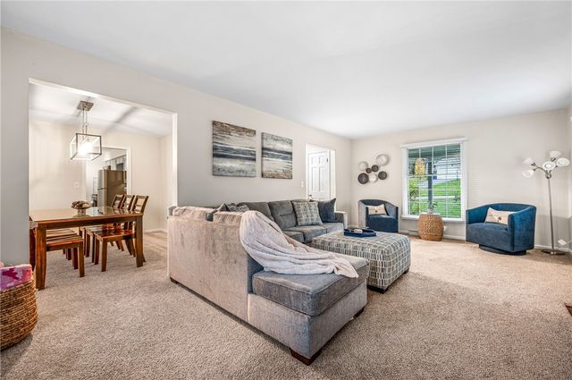 238 Meadowbrook Dr, New Wilmington Boro, PA 16142