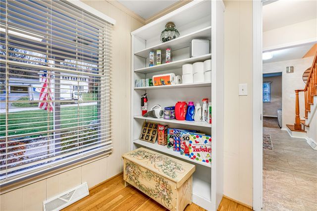 238 Meadowbrook Dr, New Wilmington Boro, PA 16142