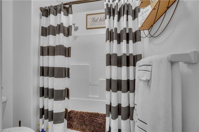 4000 Harvest Reach LN, Suffolk, VA 23434