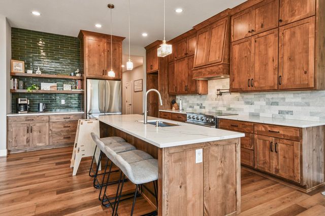 358 Thornbrooke Drive, Rogersville, MO 65742