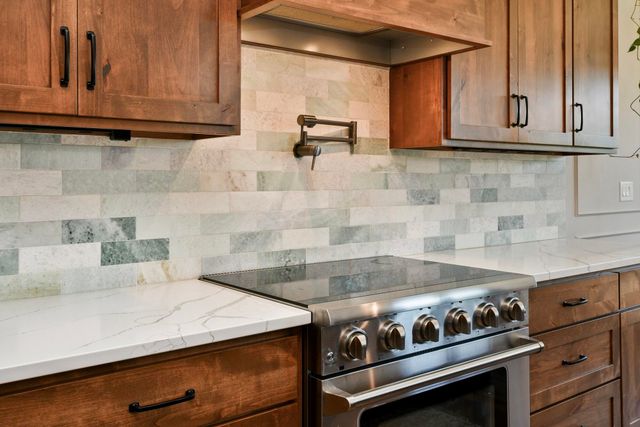 358 Thornbrooke Drive, Rogersville, MO 65742