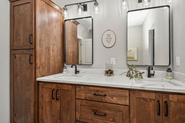 358 Thornbrooke Drive, Rogersville, MO 65742