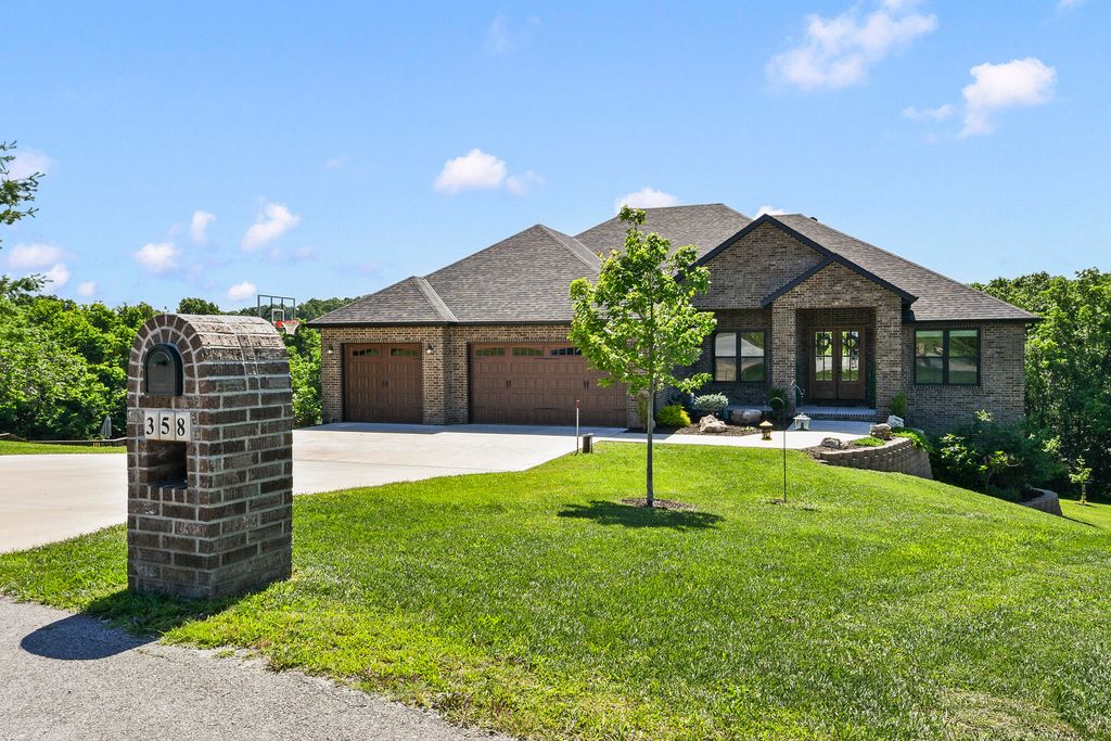 358 Thornbrooke Drive, Rogersville, MO 65742
