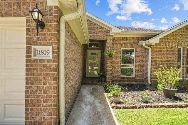 11819 Santa Fe Trail, Santa Fe, TX 77510