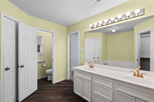 11819 Santa Fe Trail, Santa Fe, TX 77510