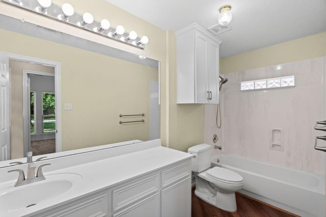 11819 Santa Fe Trail, Santa Fe, TX 77510