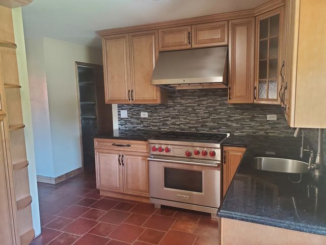 427 Justine Avenue, Bolingbrook, IL 60440