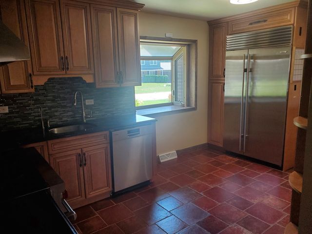 427 Justine Avenue, Bolingbrook, IL 60440