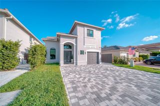 7963 NW 195th Terrace, Hialeah, FL 33015
