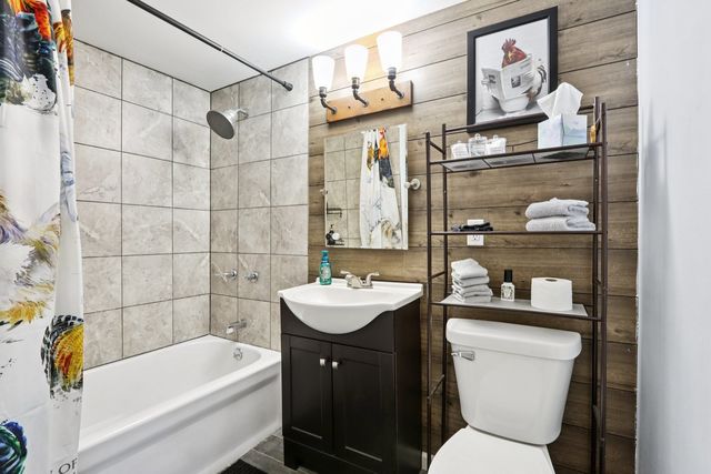 11471 W Leland Avenue, Beach Park, IL 60099