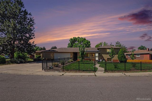 2567 S Uno Way, Denver, CO 80219