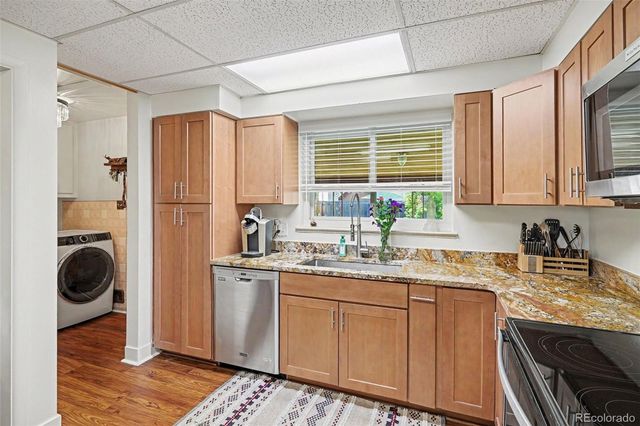 2567 S Uno Way, Denver, CO 80219