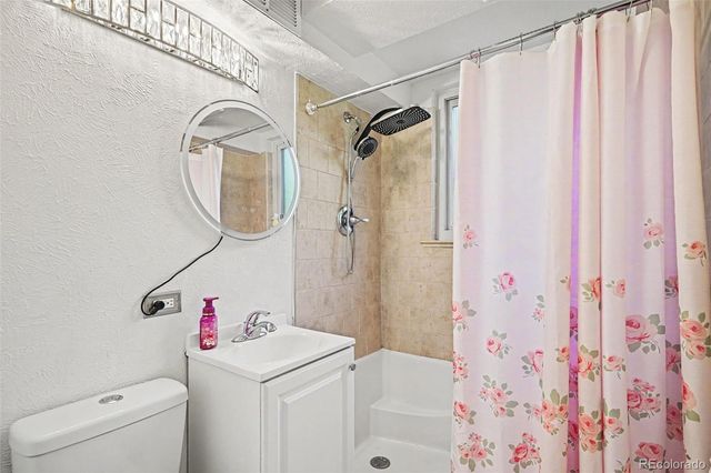 2567 S Uno Way, Denver, CO 80219