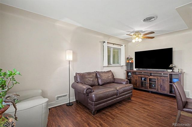 2567 S Uno Way, Denver, CO 80219