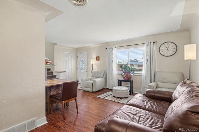 2567 S Uno Way, Denver, CO 80219