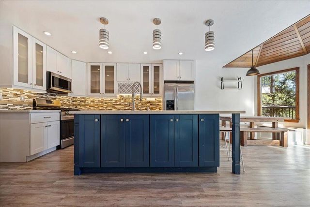 27282 Bernina Drive, Lake Arrowhead, CA 92352