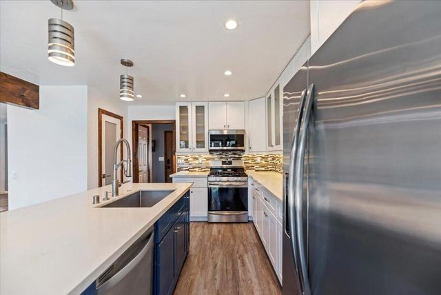 27282 Bernina Drive, Lake Arrowhead, CA 92352