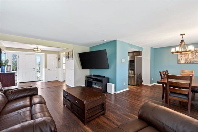 689 Chipplegate Drive, Centerville, OH 45459