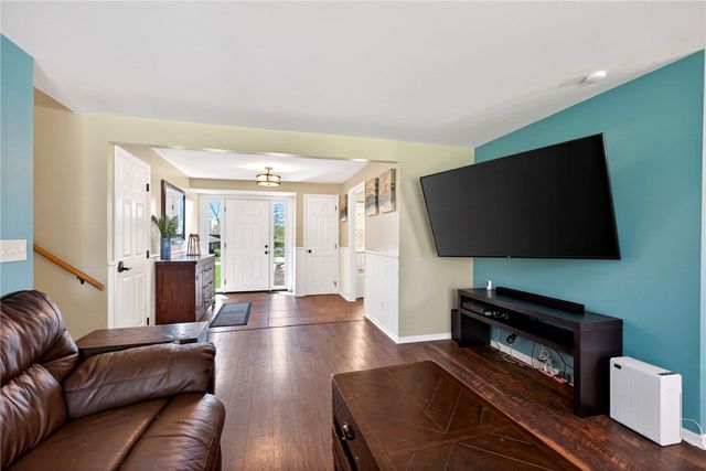 689 Chipplegate Drive, Centerville, OH 45459