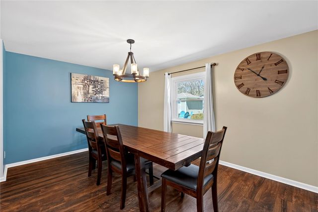 689 Chipplegate Drive, Centerville, OH 45459