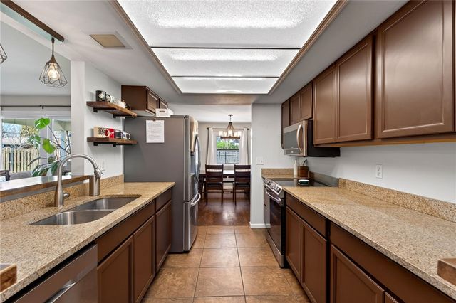 689 Chipplegate Drive, Centerville, OH 45459