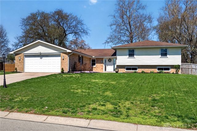 689 Chipplegate Drive, Centerville, OH 45459