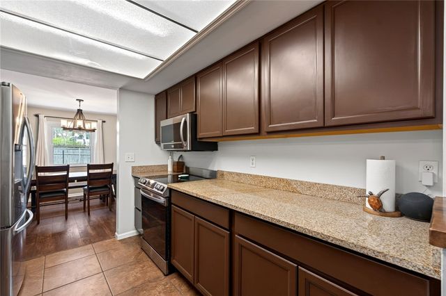 689 Chipplegate Drive, Centerville, OH 45459