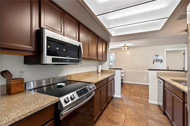 689 Chipplegate Drive, Centerville, OH 45459