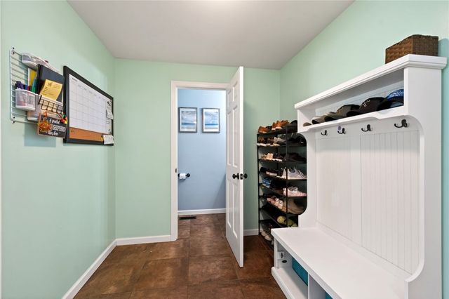 689 Chipplegate Drive, Centerville, OH 45459