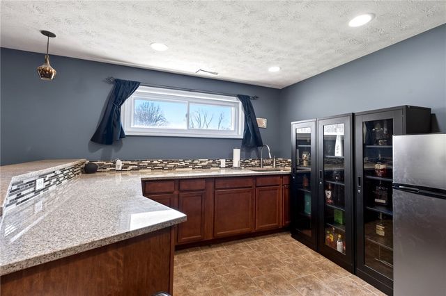 689 Chipplegate Drive, Centerville, OH 45459