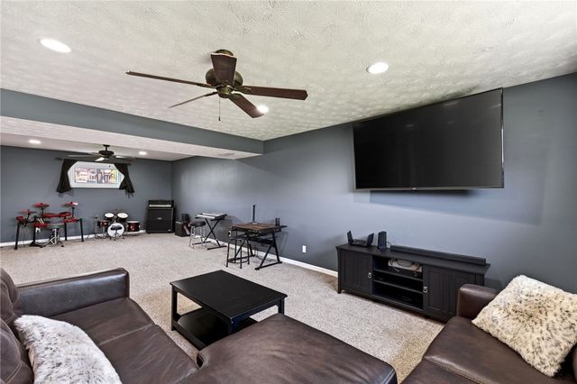 689 Chipplegate Drive, Centerville, OH 45459