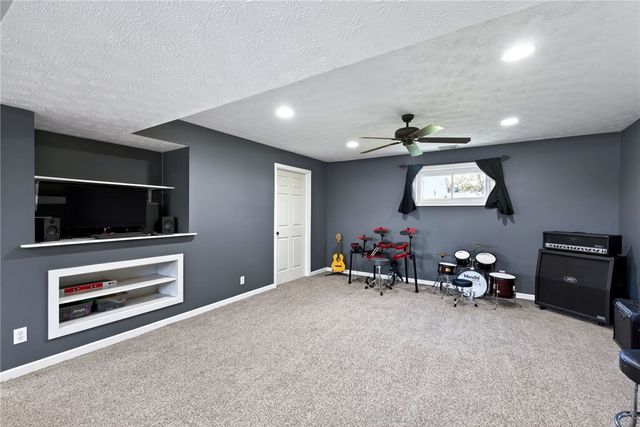 689 Chipplegate Drive, Centerville, OH 45459