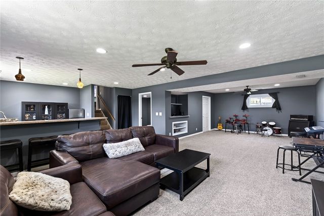 689 Chipplegate Drive, Centerville, OH 45459