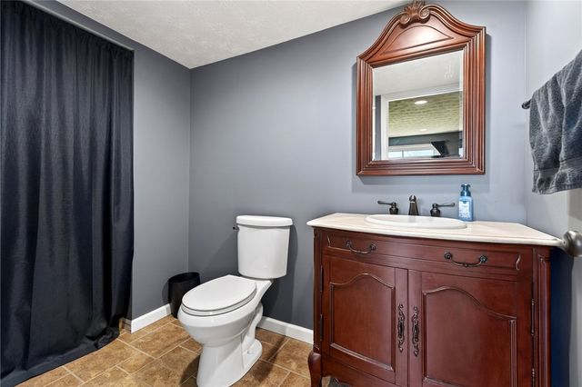 689 Chipplegate Drive, Centerville, OH 45459