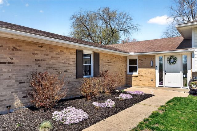 689 Chipplegate Drive, Centerville, OH 45459