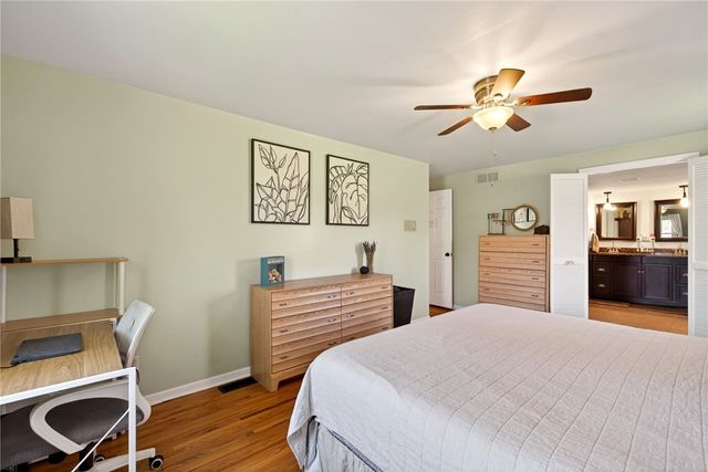 689 Chipplegate Drive, Centerville, OH 45459