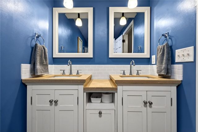 689 Chipplegate Drive, Centerville, OH 45459