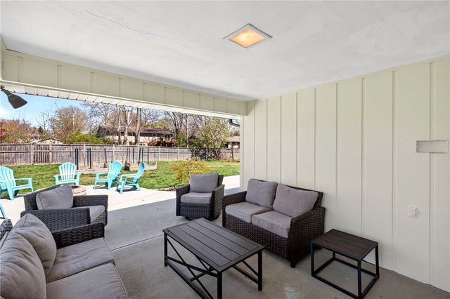 689 Chipplegate Drive, Centerville, OH 45459