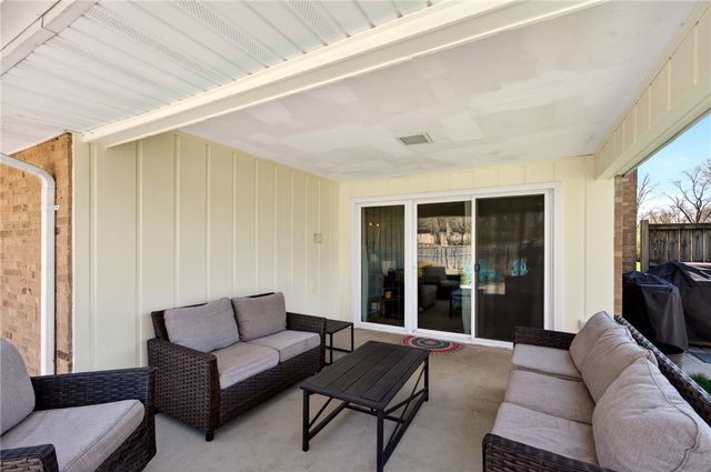 689 Chipplegate Drive, Centerville, OH 45459