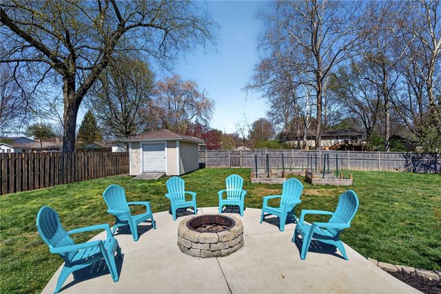 689 Chipplegate Drive, Centerville, OH 45459