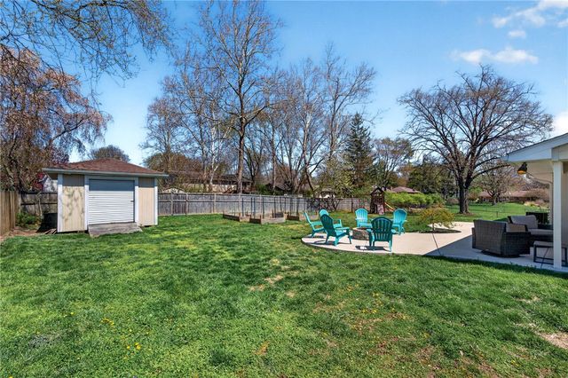 689 Chipplegate Drive, Centerville, OH 45459