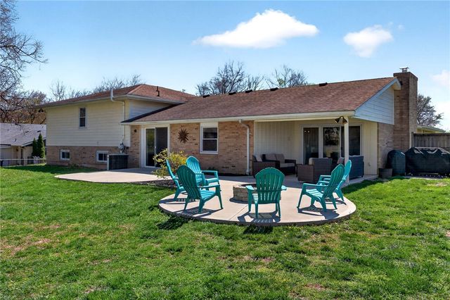 689 Chipplegate Drive, Centerville, OH 45459