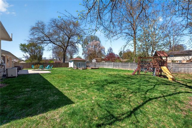 689 Chipplegate Drive, Centerville, OH 45459