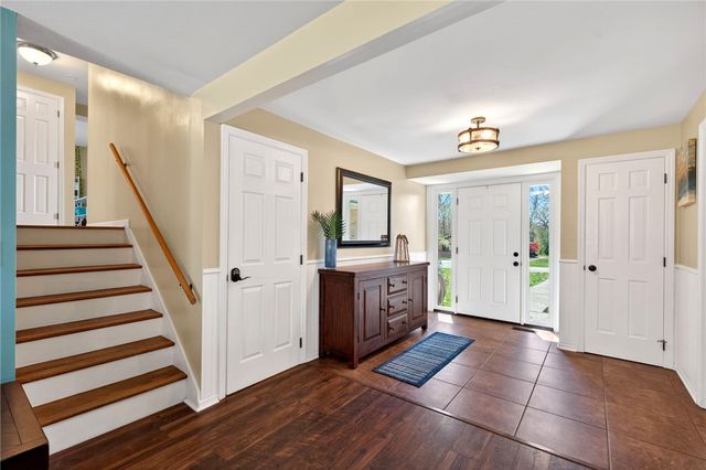 689 Chipplegate Drive, Centerville, OH 45459