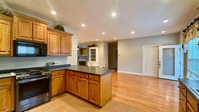 61 WOODRUN DR, Middleton, TN 38052