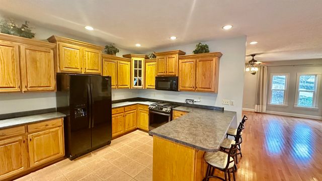 61 WOODRUN DR, Middleton, TN 38052