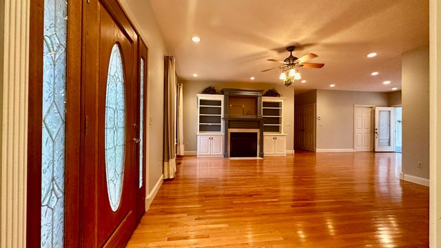 61 WOODRUN DR, Middleton, TN 38052